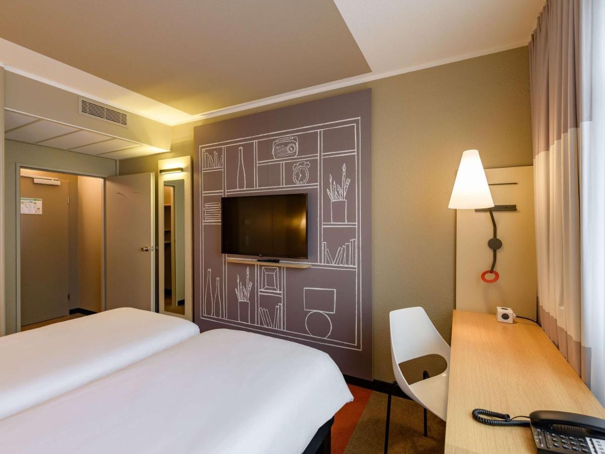 Ibis Nuernberg City Am Plaerrer מראה חיצוני תמונה