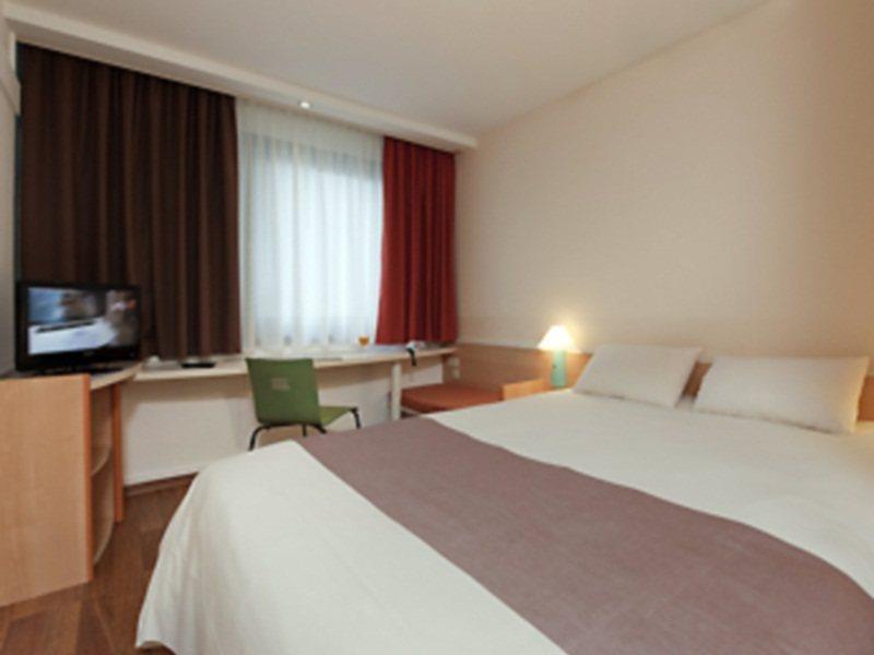Ibis Nuernberg City Am Plaerrer מראה חיצוני תמונה